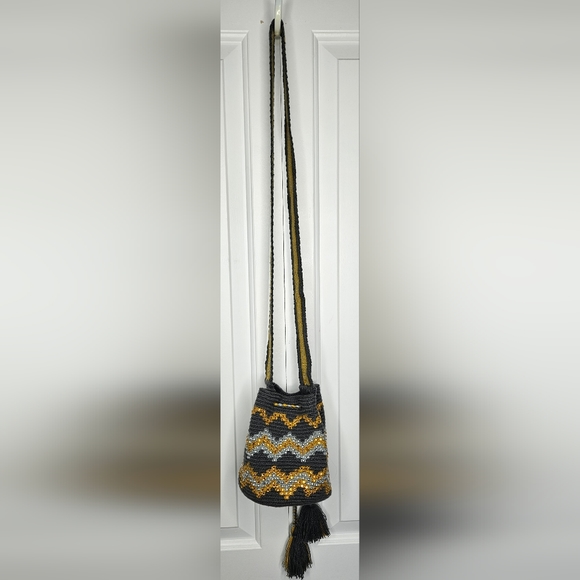 Authentic WAYUU MOCHILA Handmade Medium Size Rhinestones CRYSTALS Colombian Bag - Picture 9 of 10